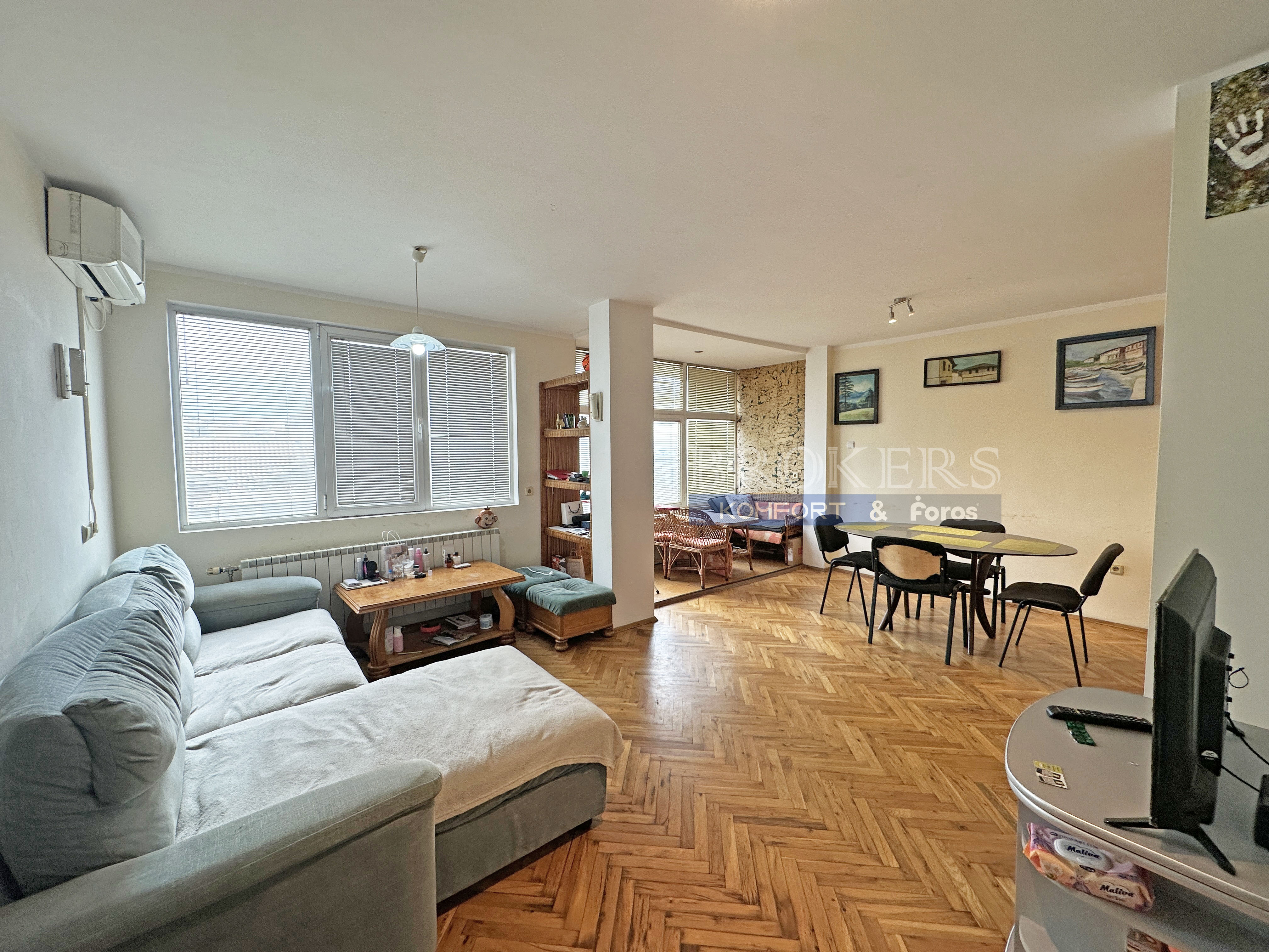 Четиристаен апартамент в район Спортна зала