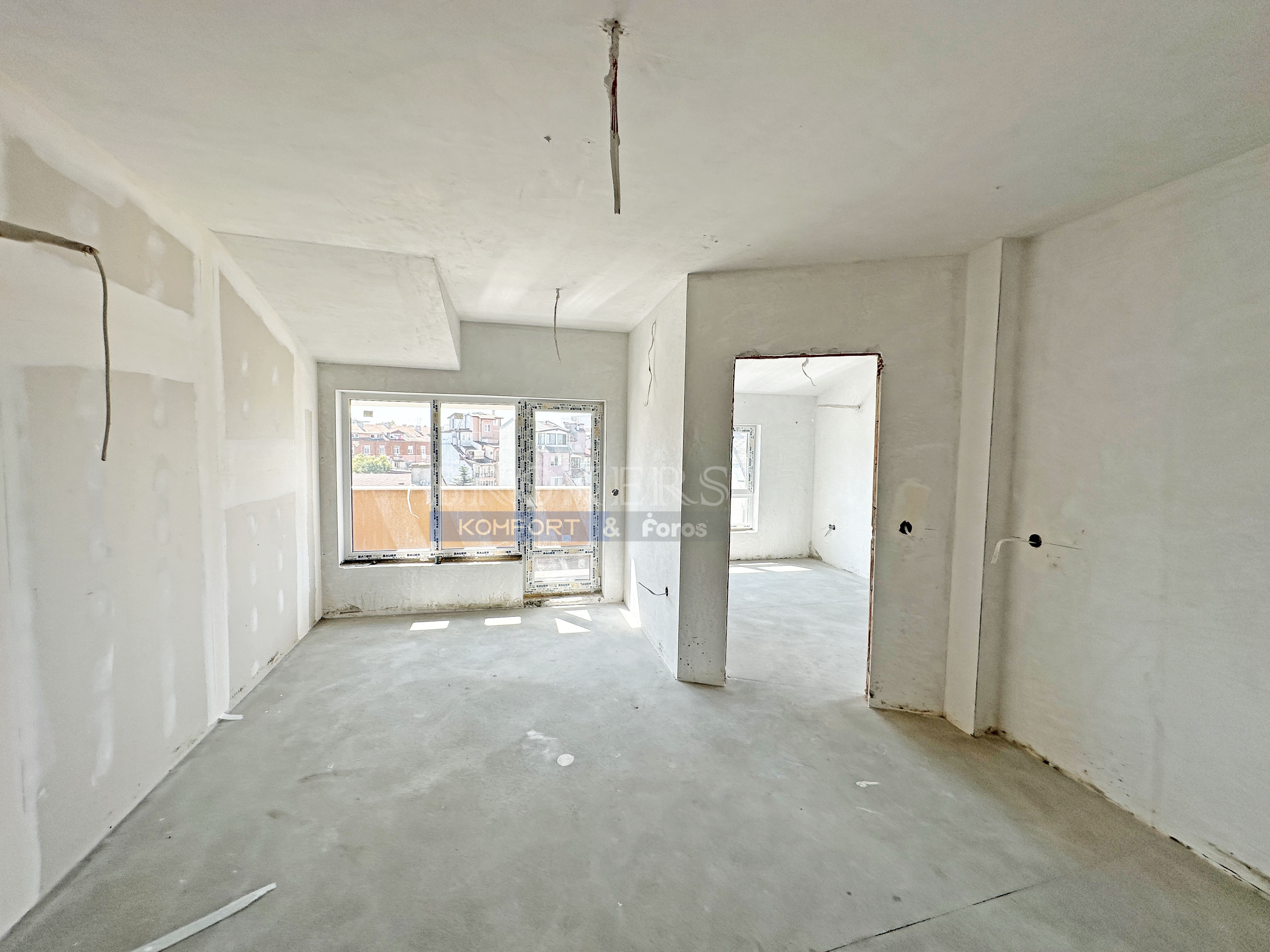 Тристаен маломерен апартамент в кв. Погреби