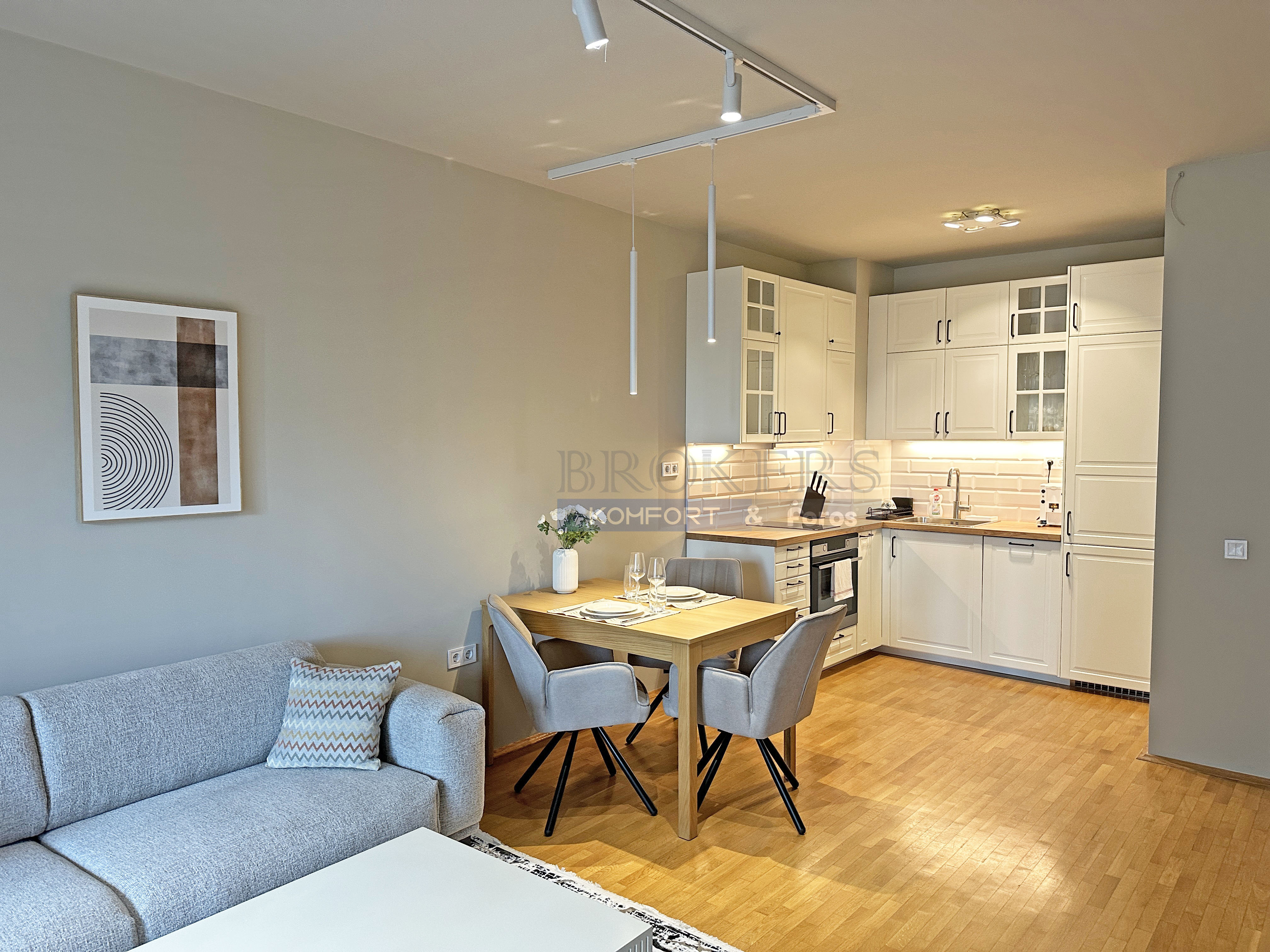 Двустаен апартамент под наем в к.к Константин и Елена 