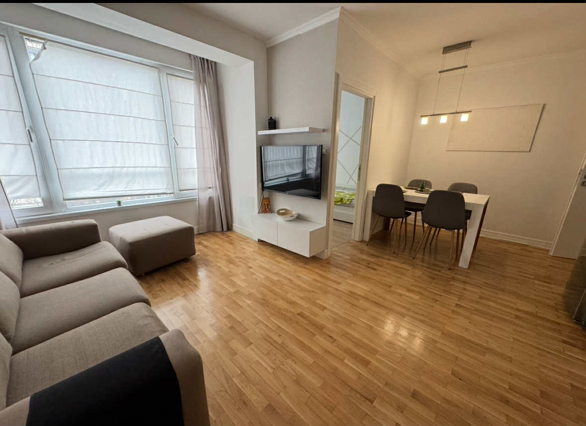 Тристаен апартамент под наем в р-н Окръжна болница