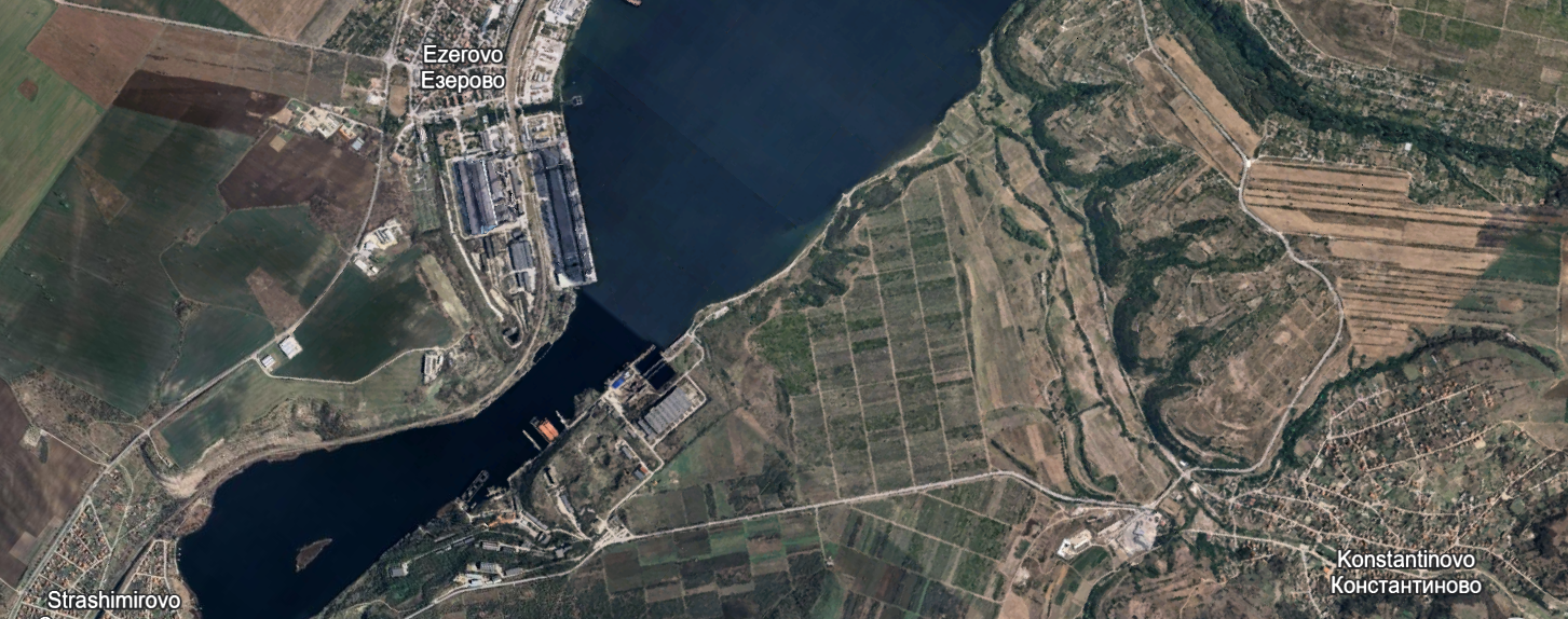 Парцел до Варненското езеро и главен път