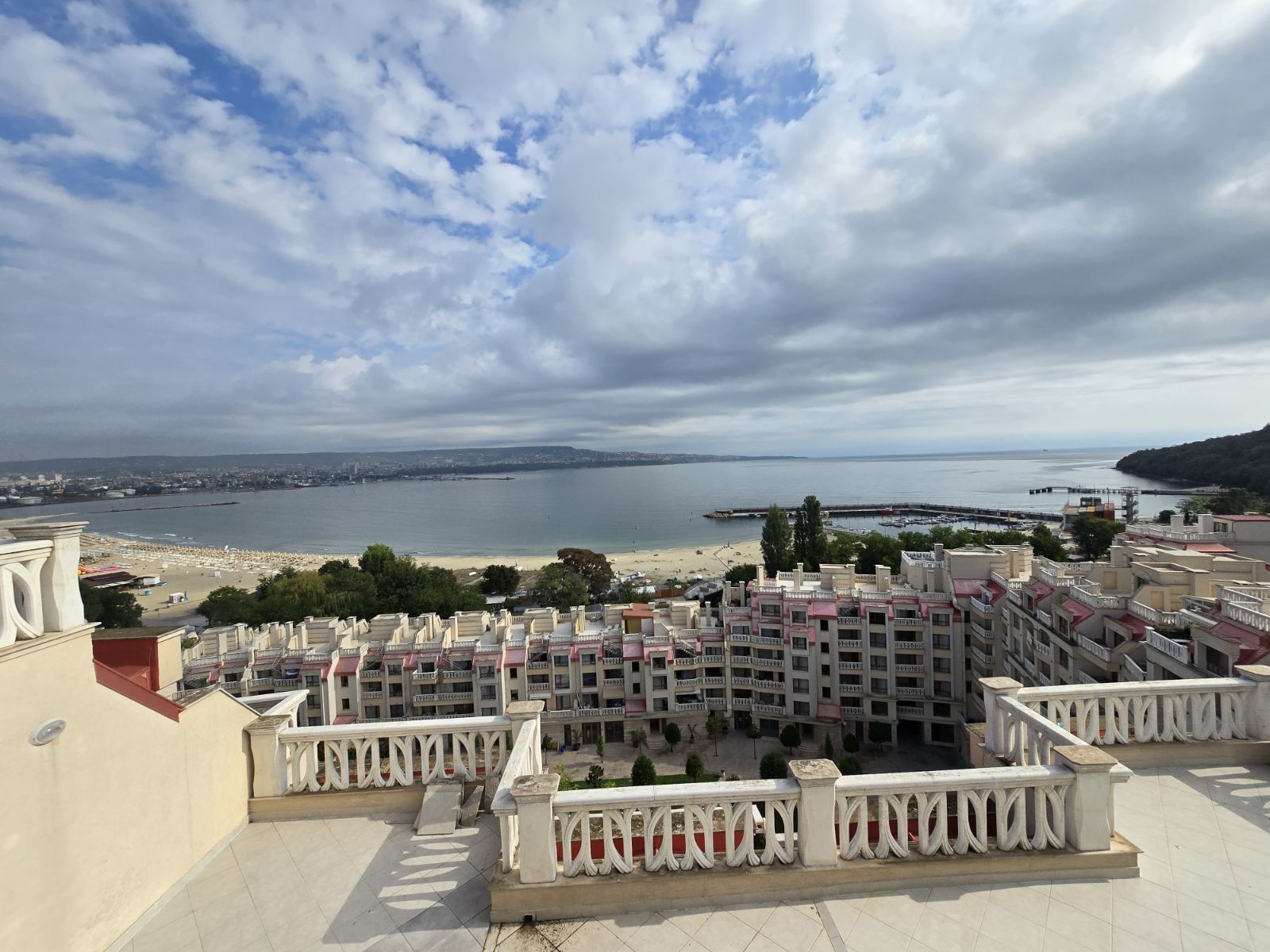 Двустаен обзаведен апартамент в кв. Аспарухово