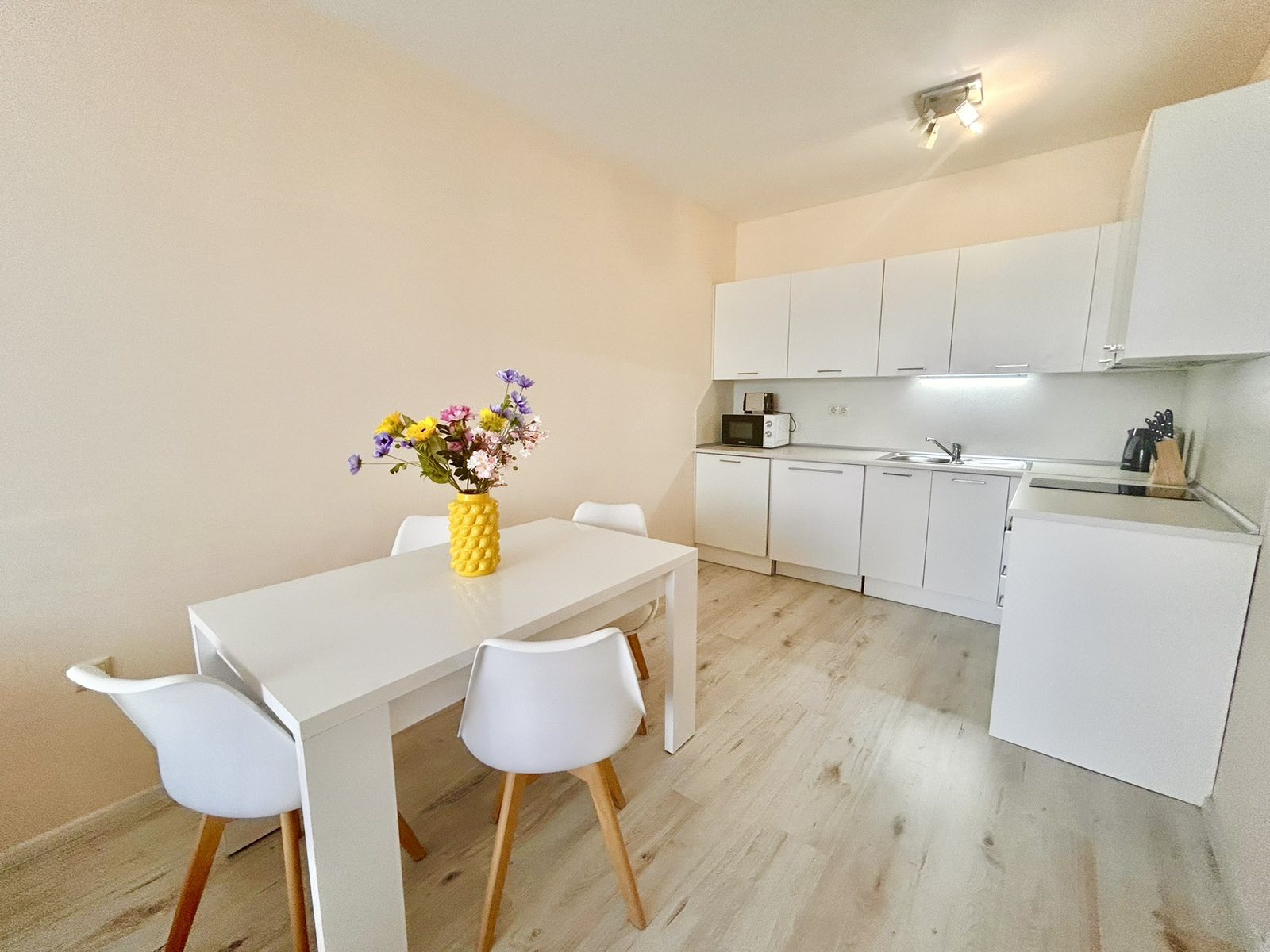 Двустаен апартамент в комплекс Varna South Bay
