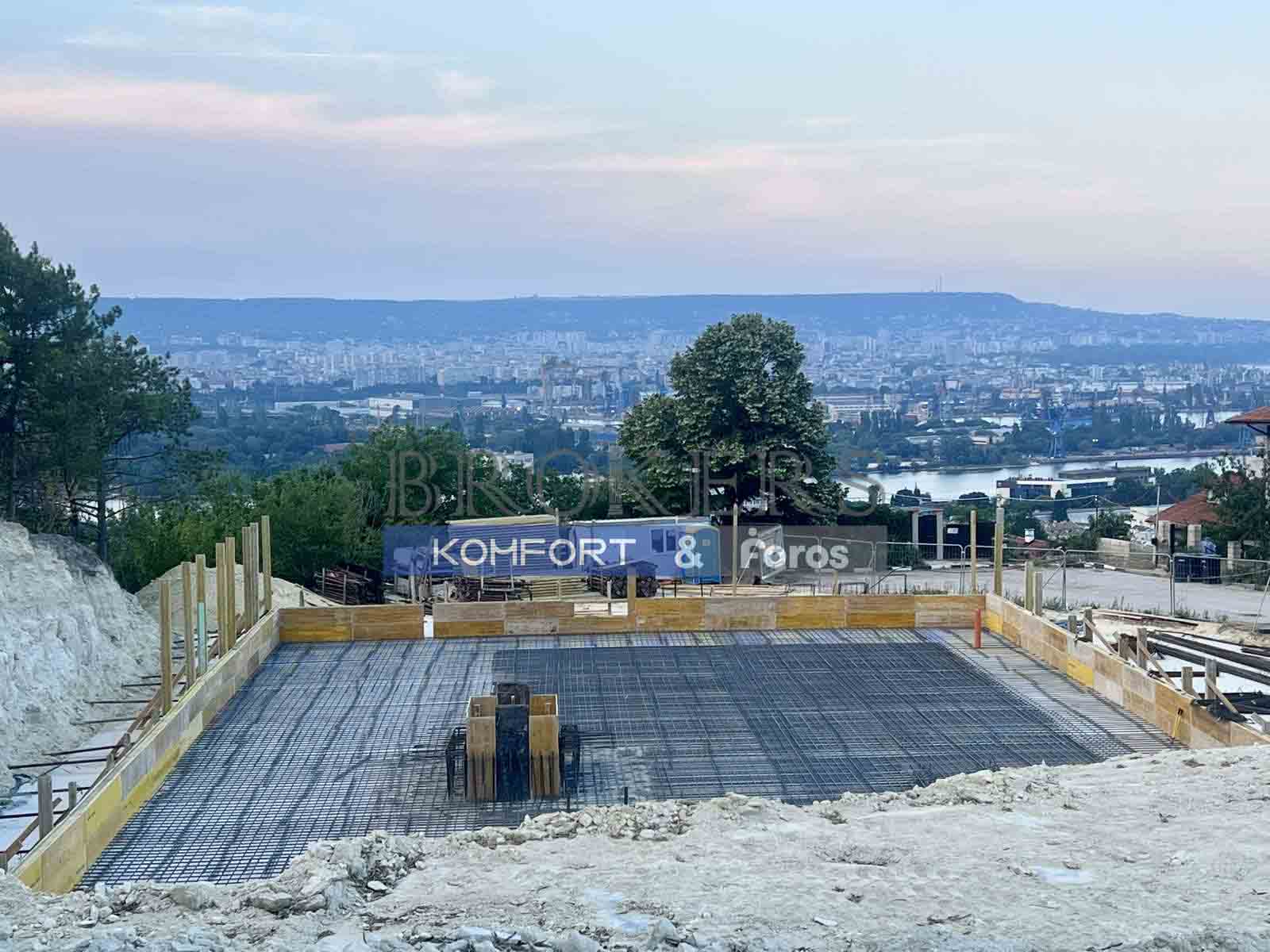 Жилищна сграда с красива панорама в кв.Аспарухово 