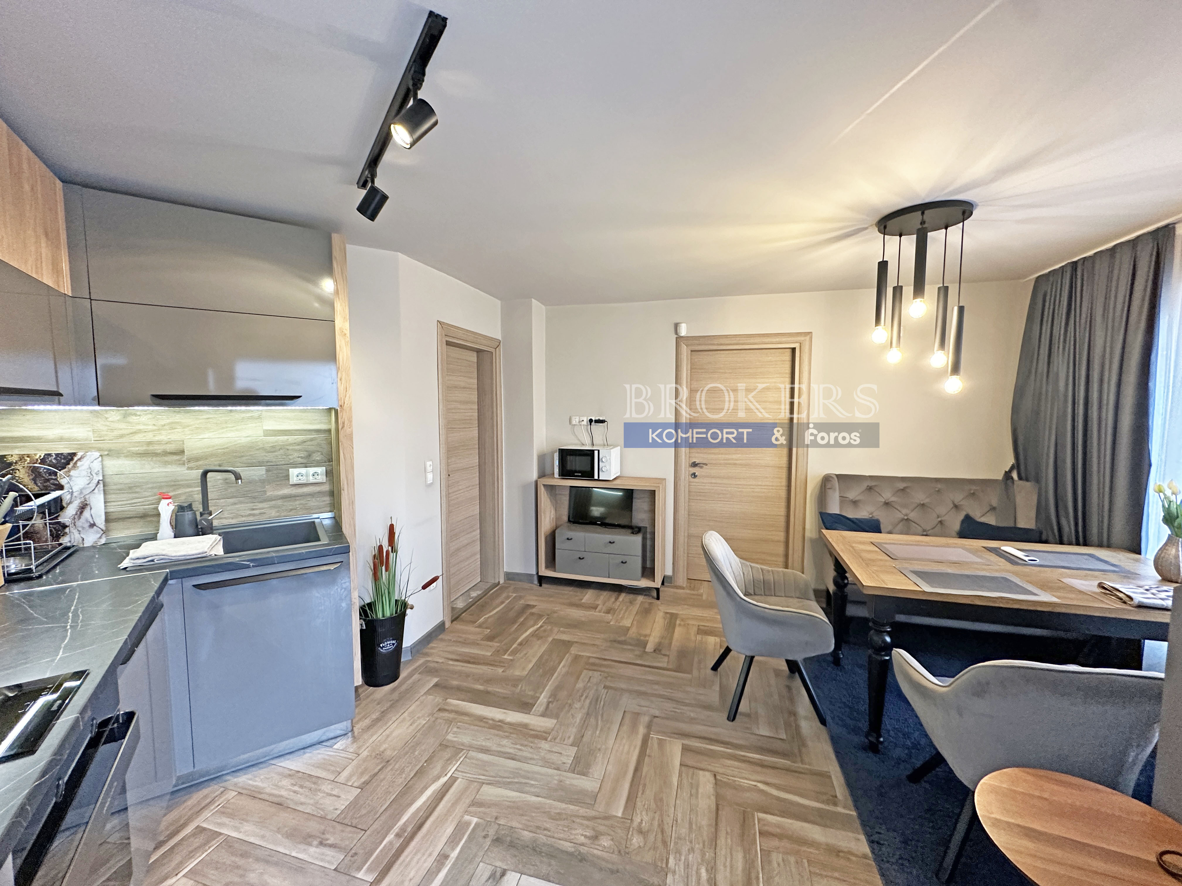    Двустаен апартамент за продажба – Колхозен пазар