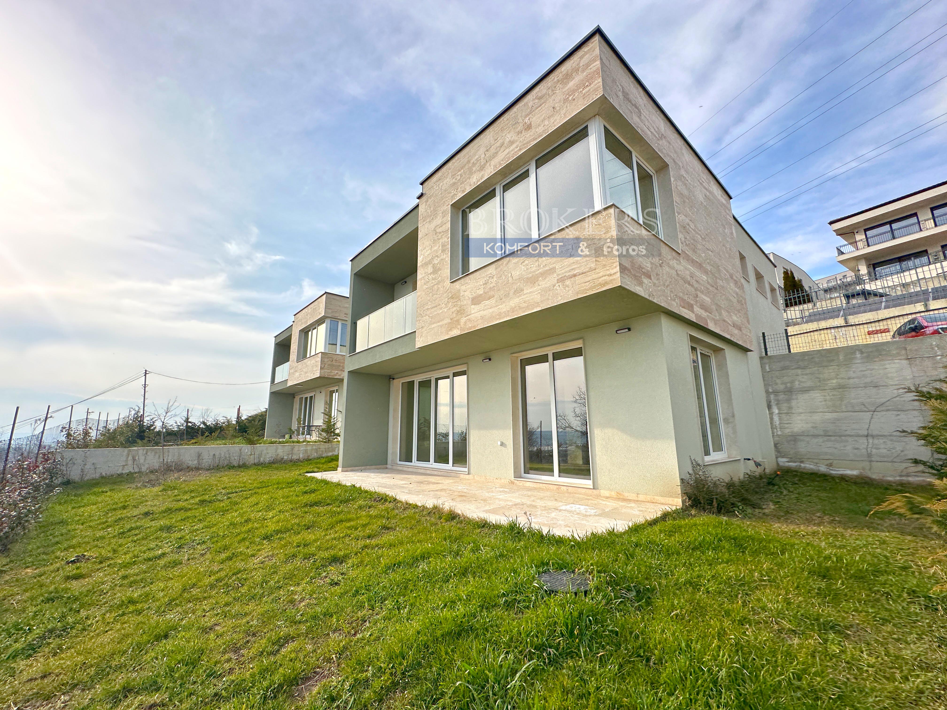 Къща за продажба в м-ст Пчелина