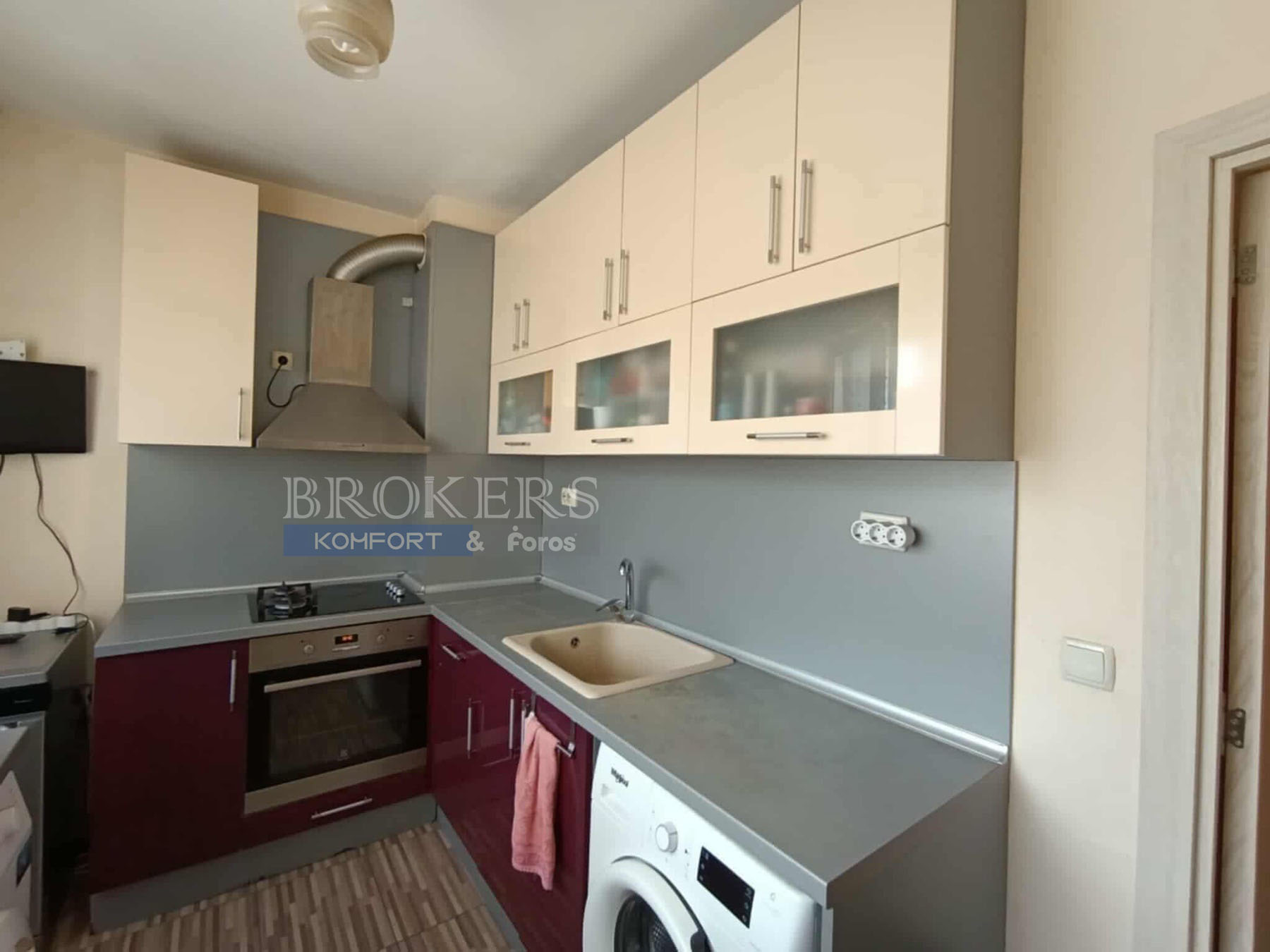 Двустаен панелен апартамент до Гранд Мол Варна