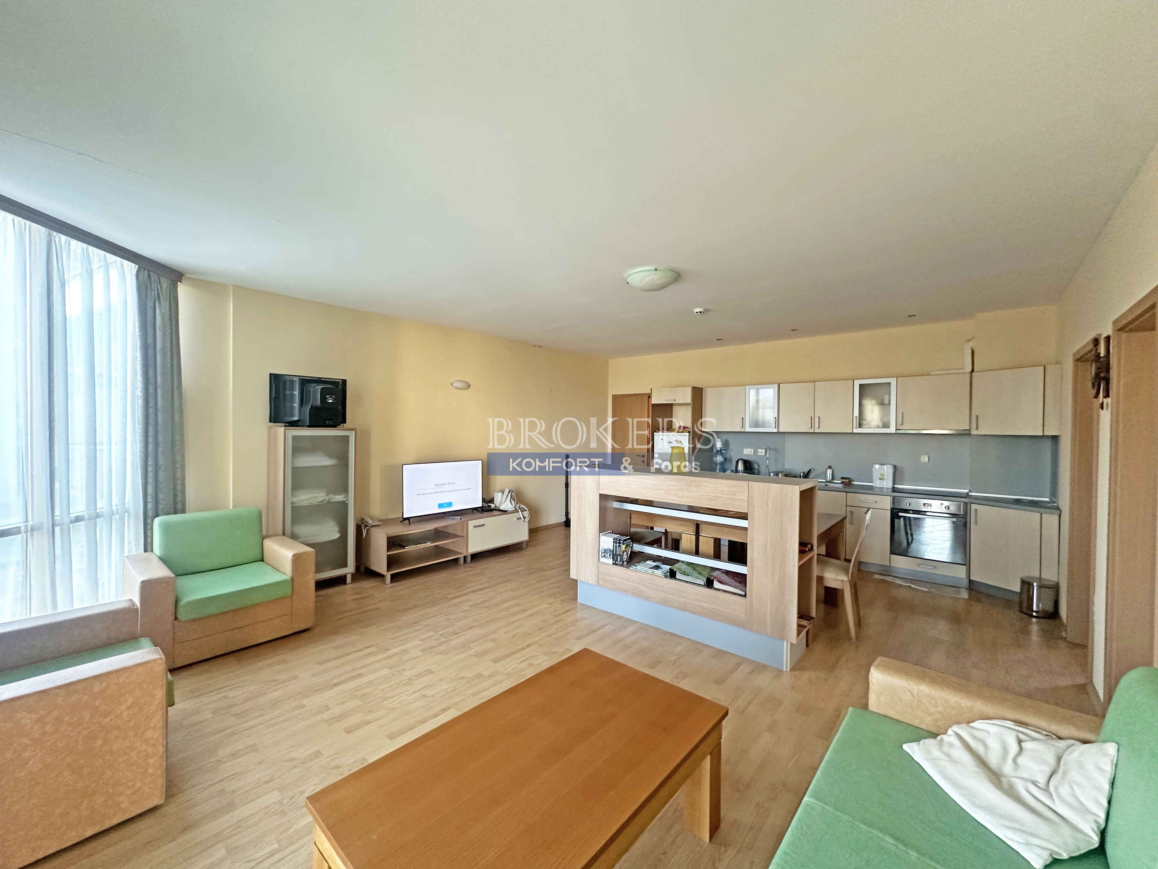 Тристаен апартамент в к.к Златни пясъци