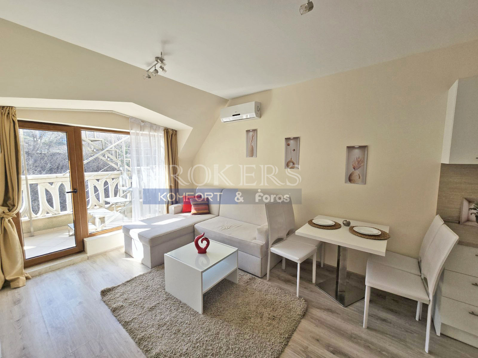 Двустаен обзаведен апартамент в кв. Аспарухово