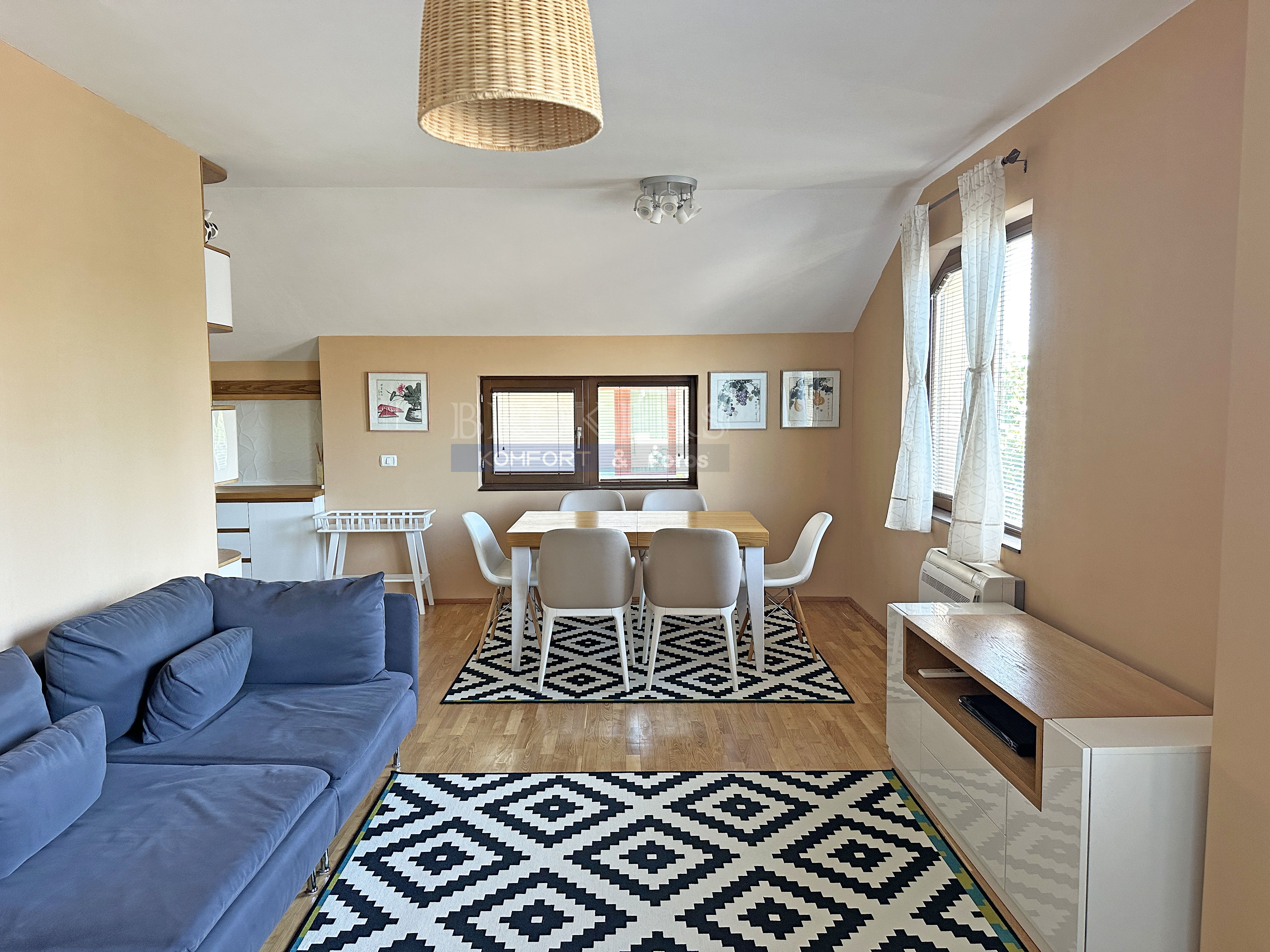 Тристаен апартамент на 50 метра от Морска градина - Варна 